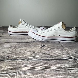 White Chuck Taylor All Star Converse